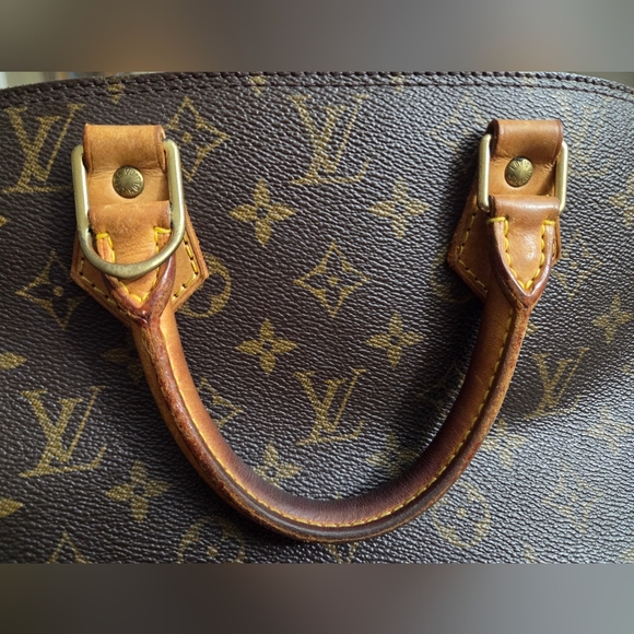 ✅️ Authentic Louis Vuitton ALMA PM - Picture 13 of 16